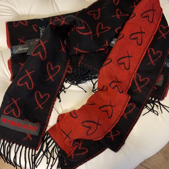 Victoria's Secret Accessories - NWT Victoria’s Secret hearted scarf